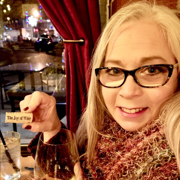 Meet your Posher, Dawn - Picture 1 of 4